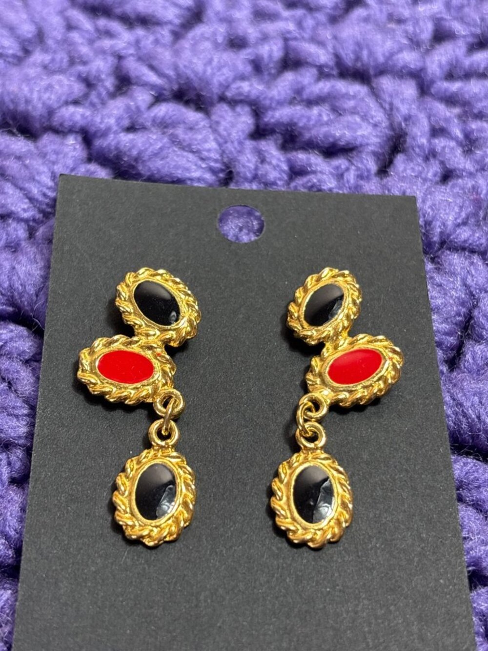 Vintage Goldtone Rope Texture Dangle Earrings Black Red Enamel 1.5 inches